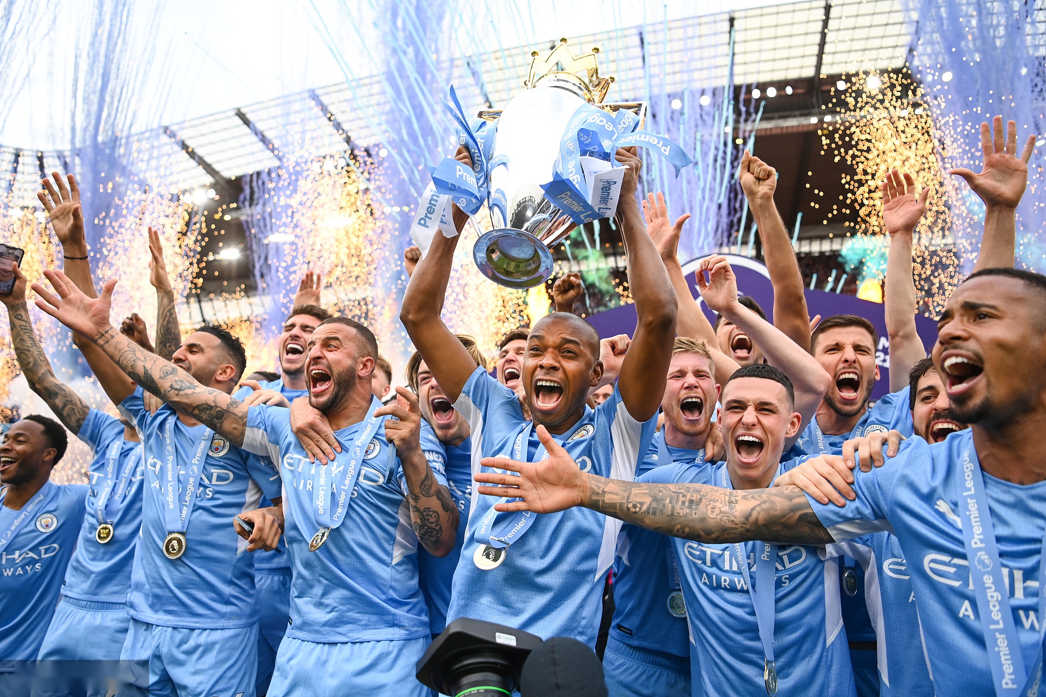 刻出现在近 刻出现在近