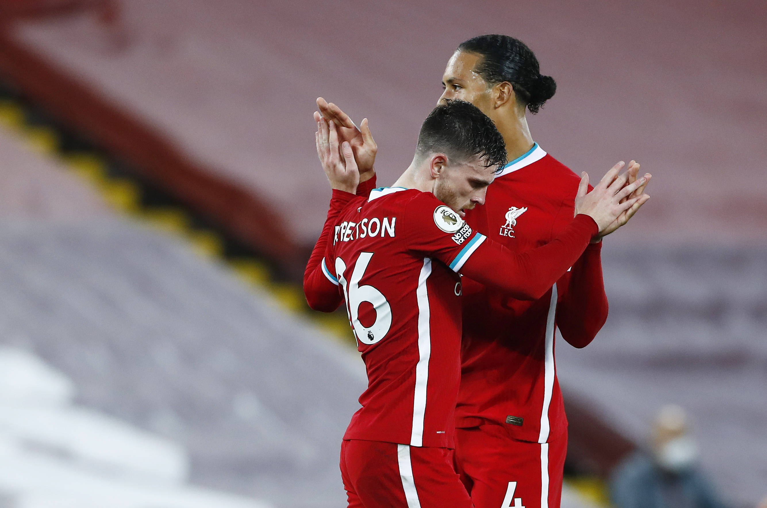 足球场上的 足球场上的